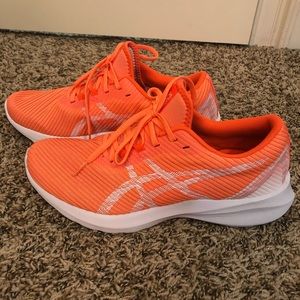 Size 10 ASICS women’s tennis shoes